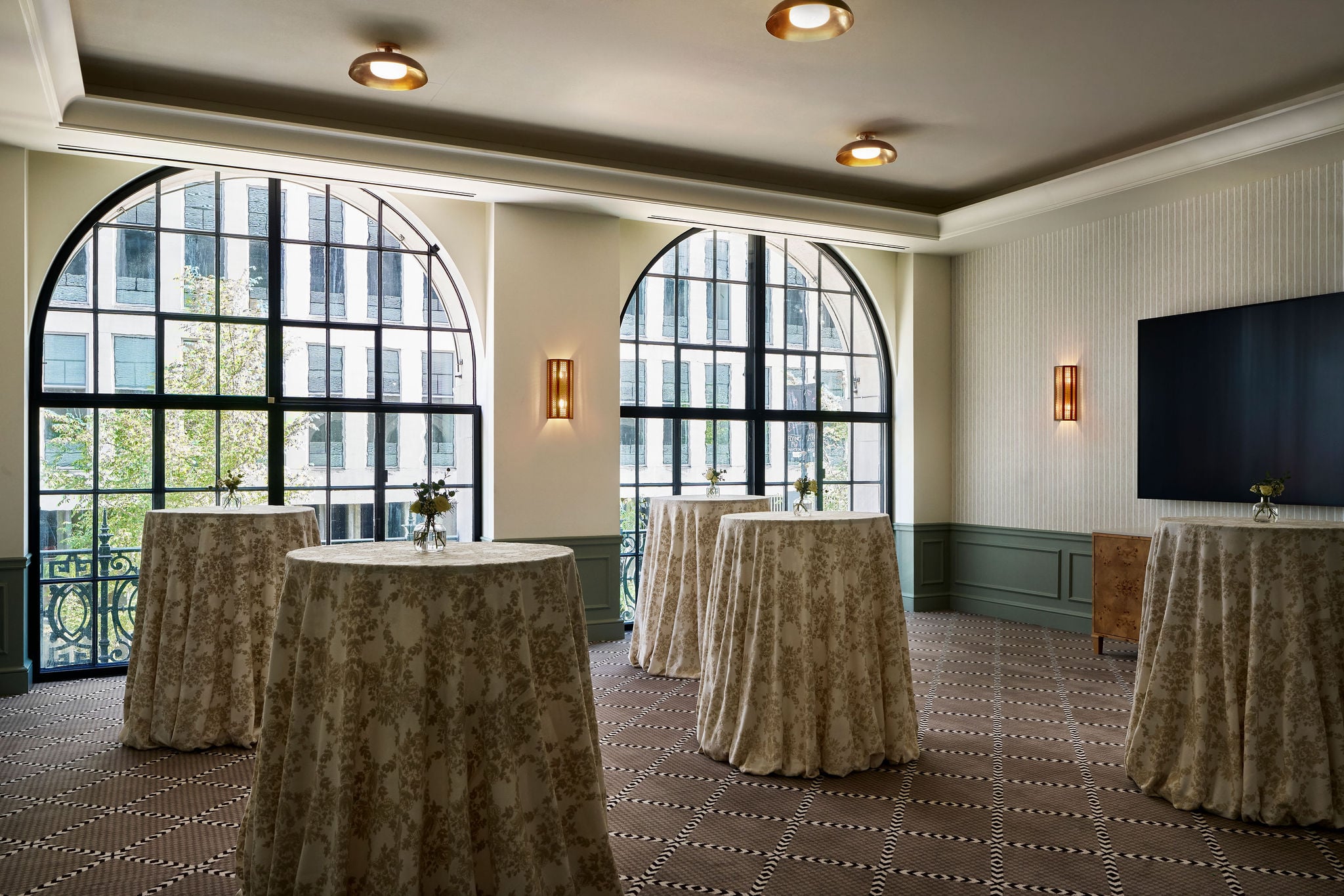 Boardroom at Cincinnati's Fidelity Hotel