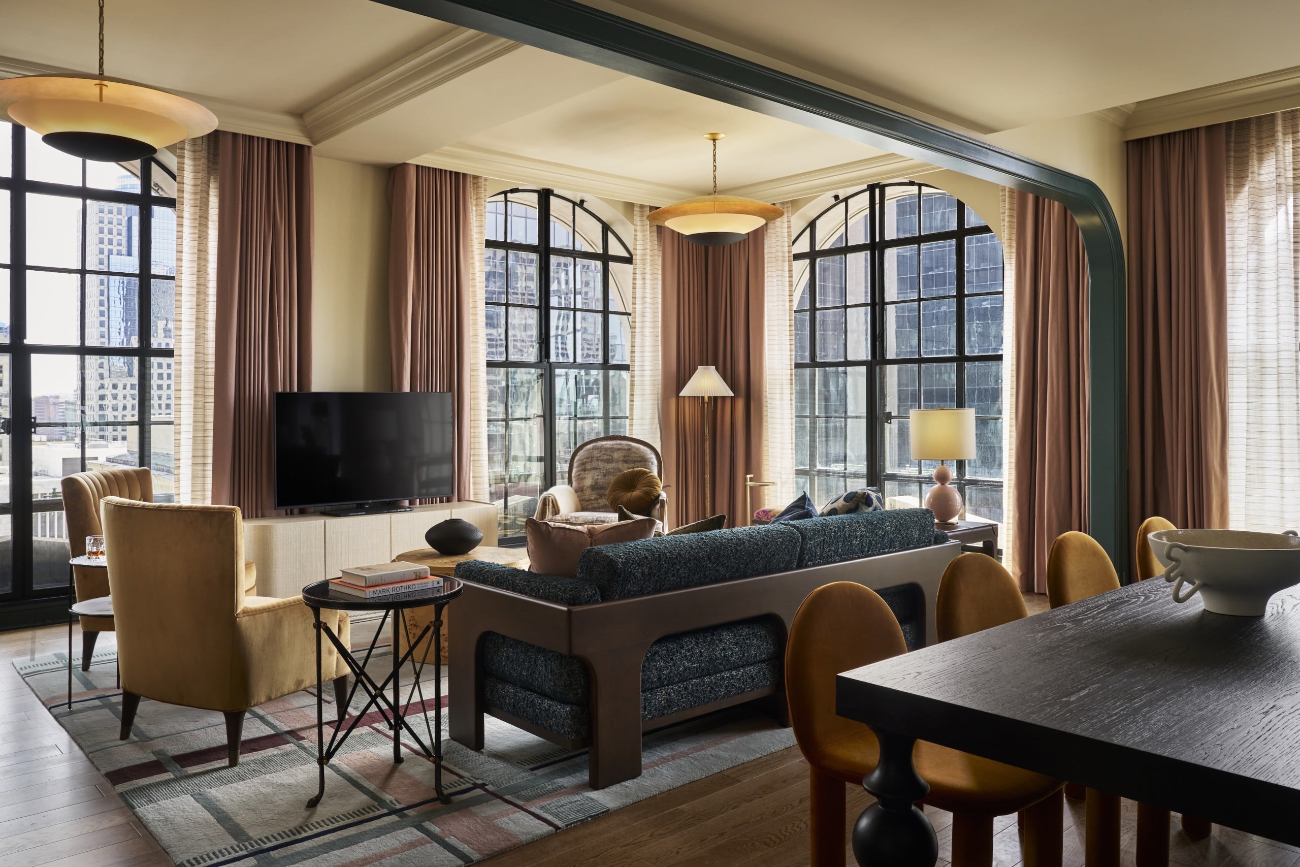Alice Presidential Suite at Cincinnati's Fidelity Hotel