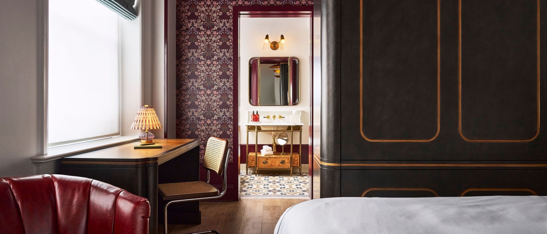 The Superior Queen Room at Fidelity Hotel Cleveland