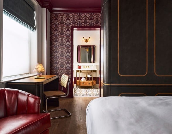 The Superior Queen Room at Fidelity Hotel Cleveland