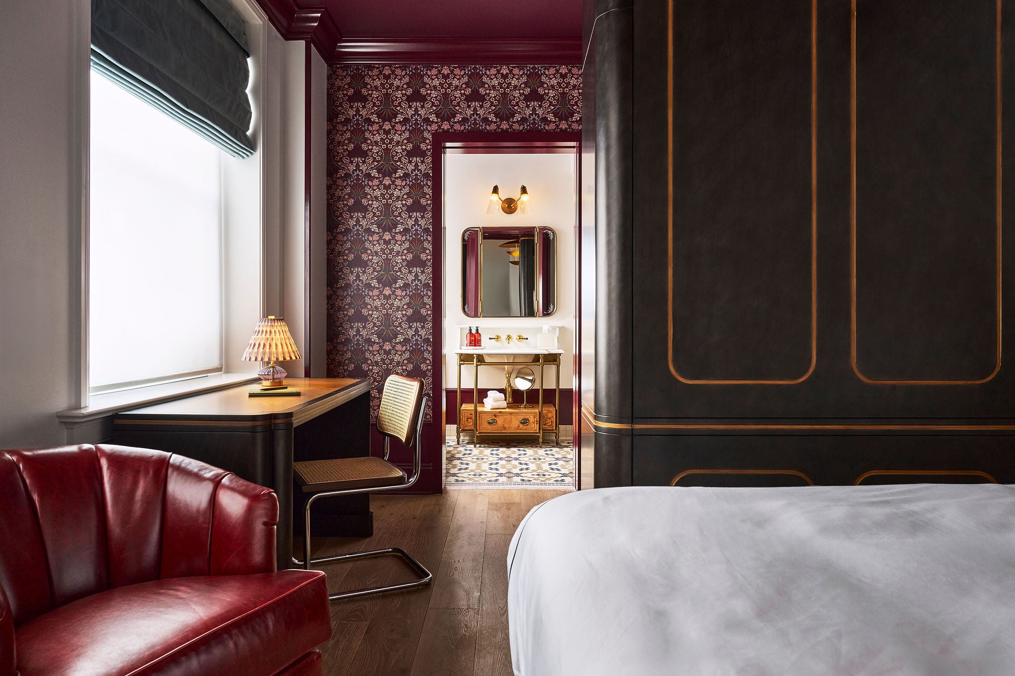 The Superior Queen Room at Fidelity Hotel Cleveland