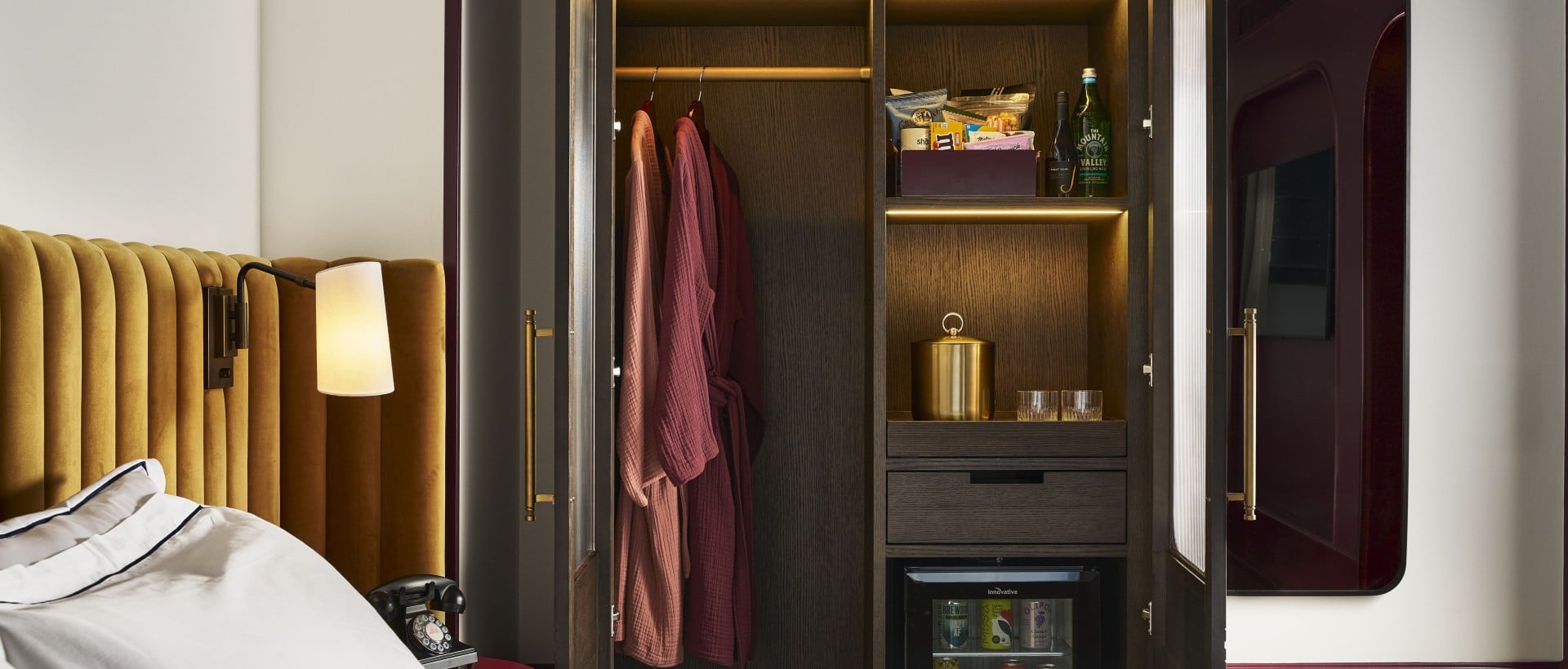 An interior image of the superior king armoire room.